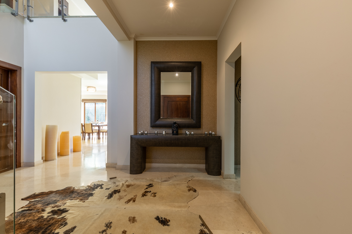 4 bed Single Family Homes For Sale in Escazu, San Jose - thumb 2