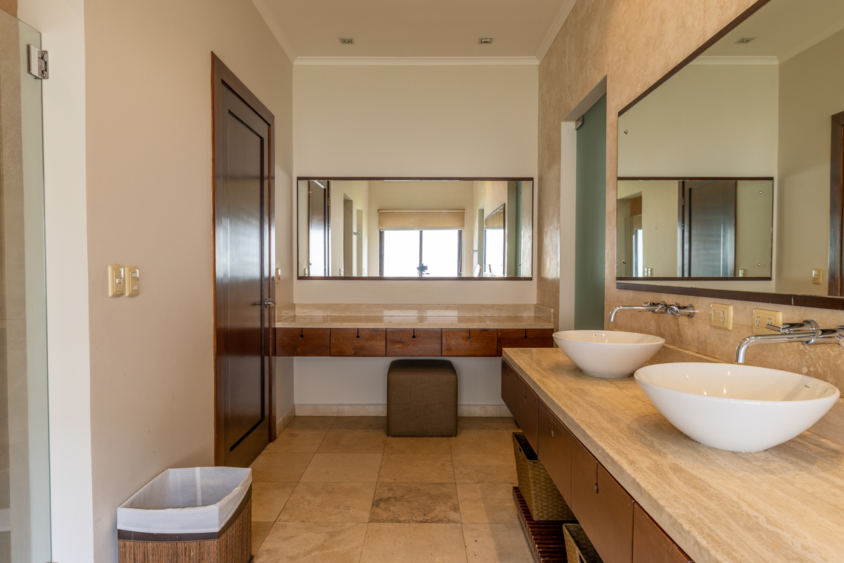 4 bed Single Family Homes For Sale in Escazu, San Jose - thumb 21