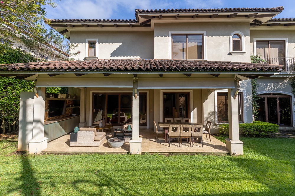 4 bed Single Family Homes For Sale in Escazu, San Jose - thumb 1