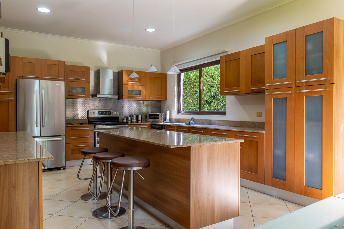 4 bed Single Family Homes For Sale in Escazu, San Jose - thumb 12