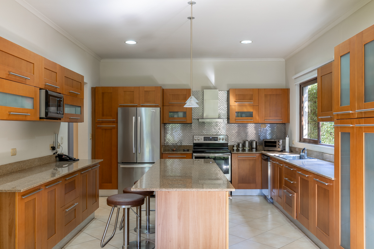 4 bed Single Family Homes For Sale in Escazu, San Jose - thumb 11