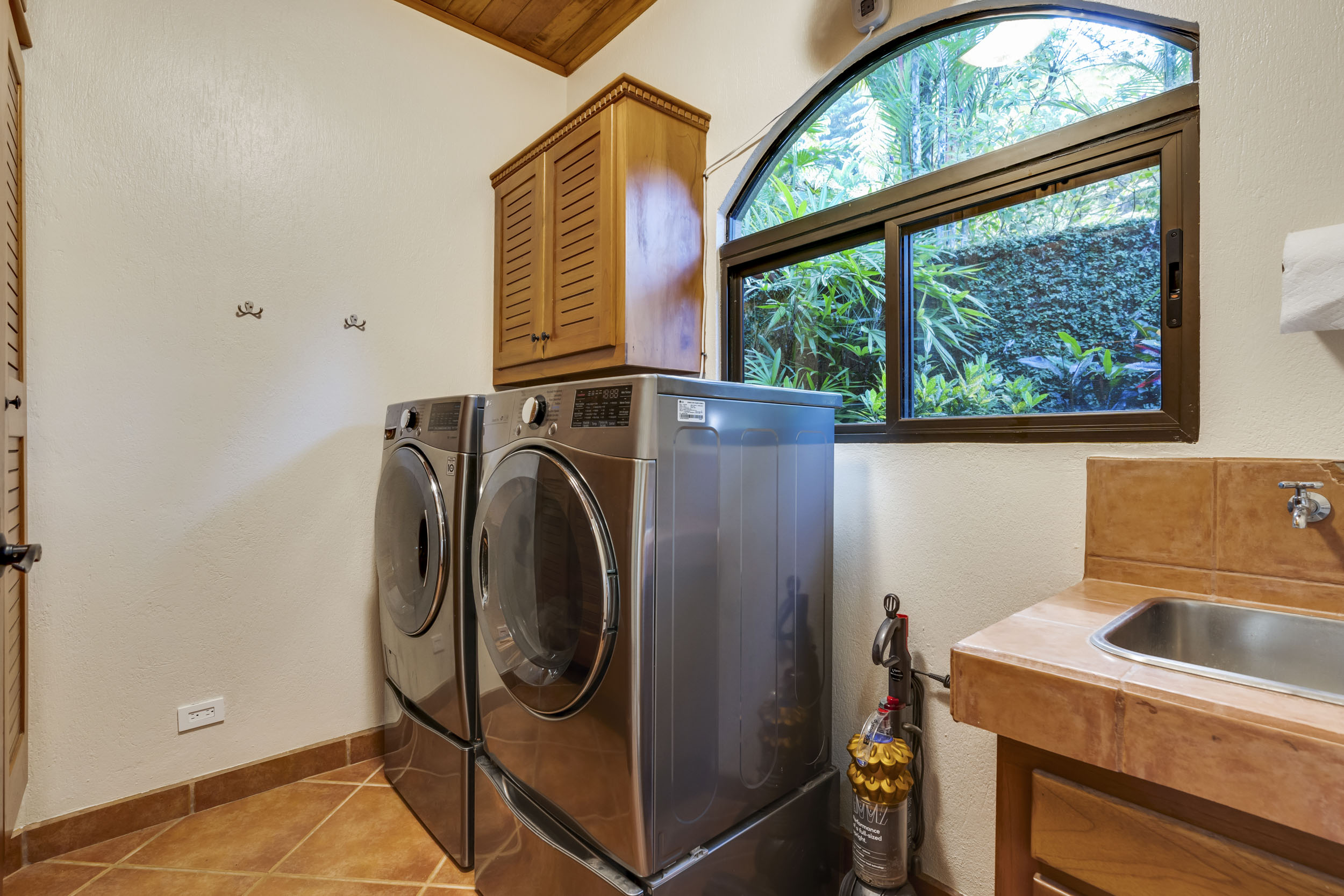 3 bed Single Family Homes For Sale in Dominical, Puntarenas - thumb 30