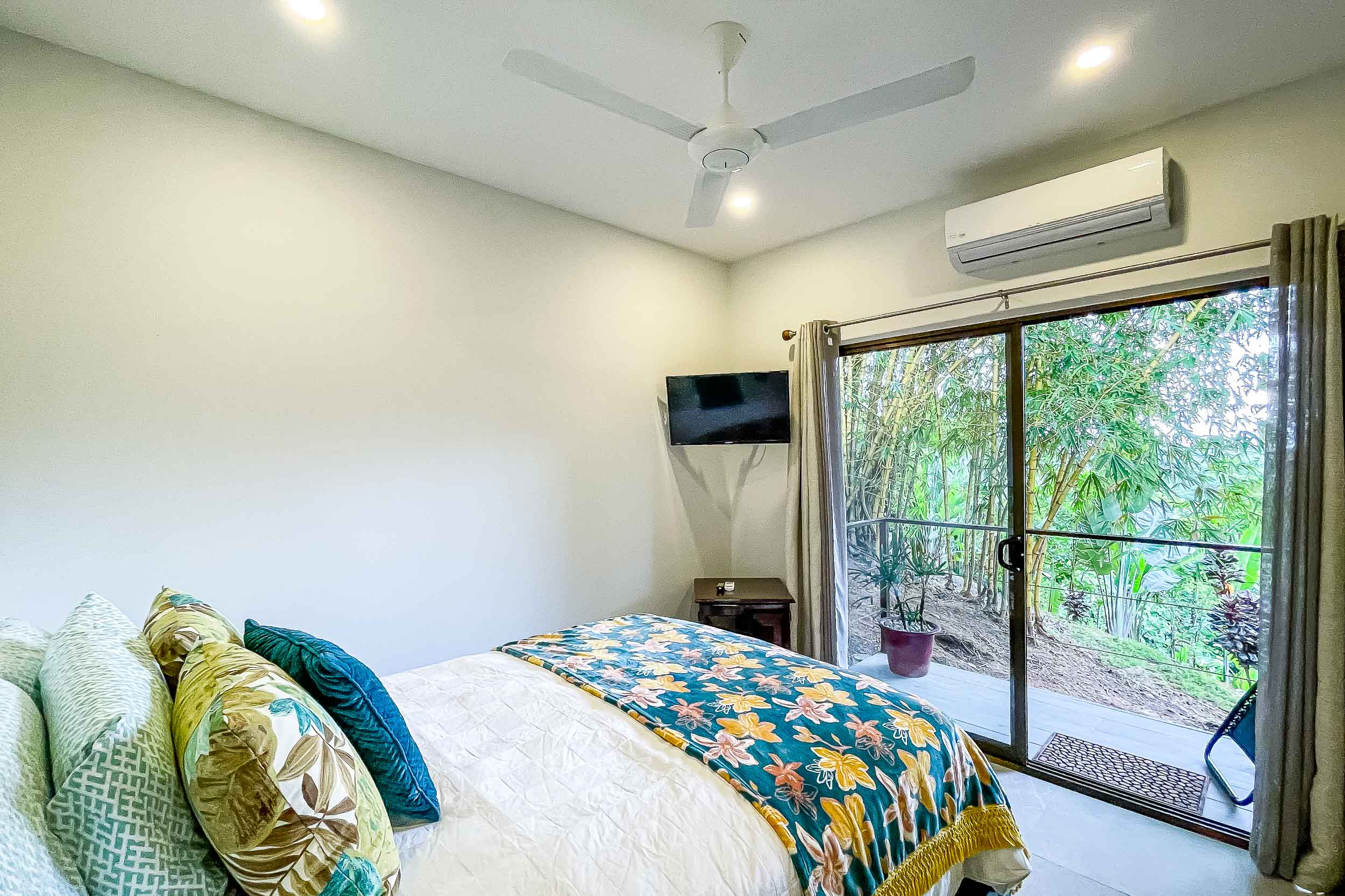 3 bed Single Family Homes For Sale in Manuel Antonio, Puntarenas - thumb 18