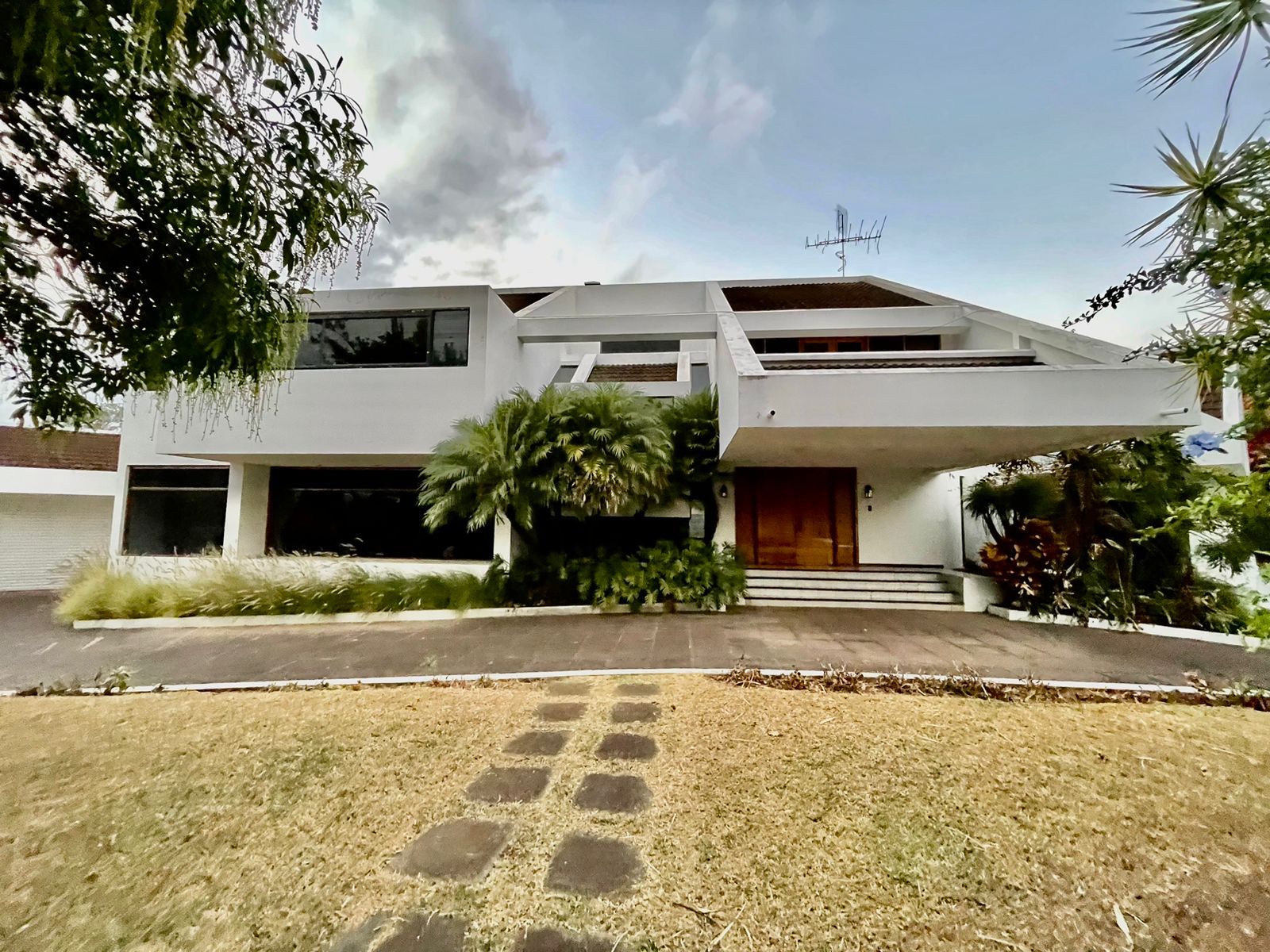 4 bed Single Family Homes For Sale in Curridabat, San Jose - thumb 3