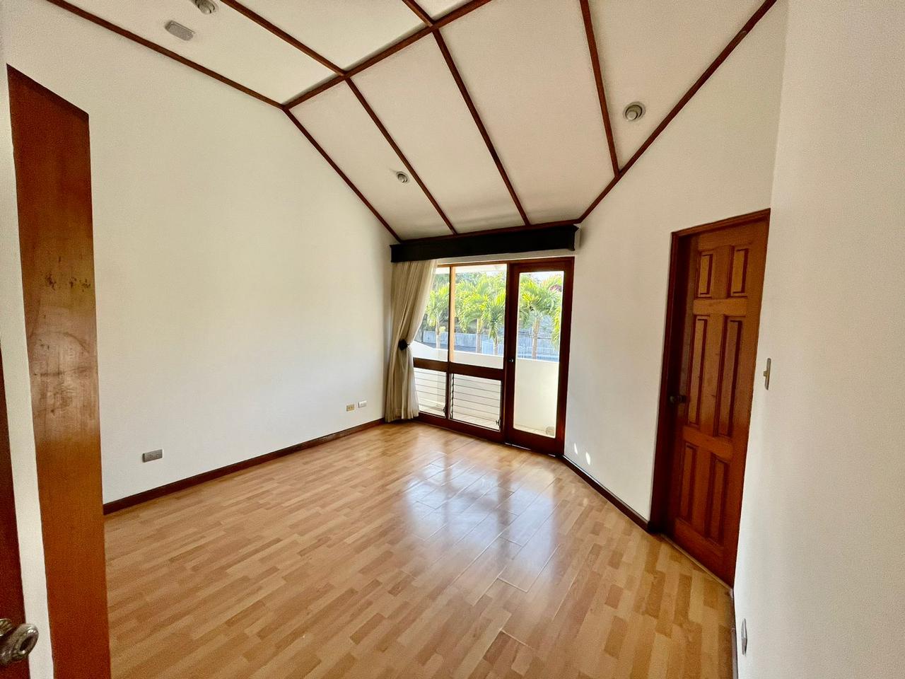 4 bed Single Family Homes For Sale in Curridabat, San Jose - thumb 13