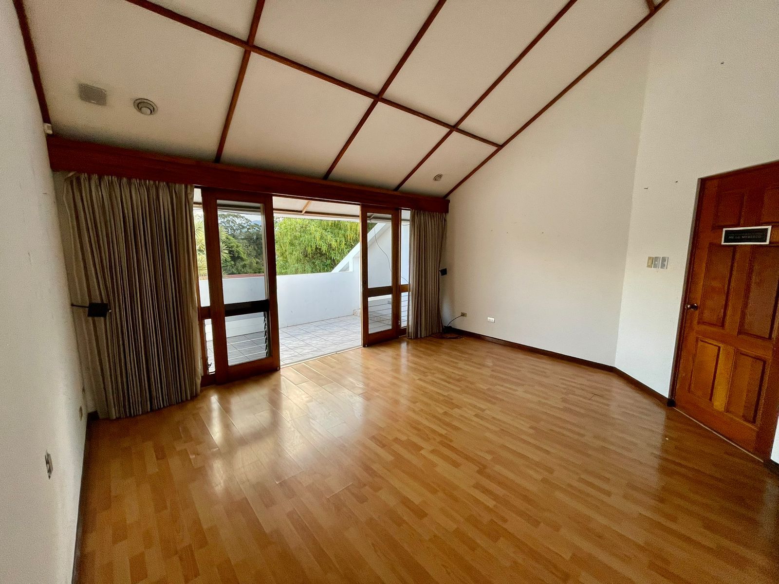 4 bed Single Family Homes For Sale in Curridabat, San Jose - thumb 11