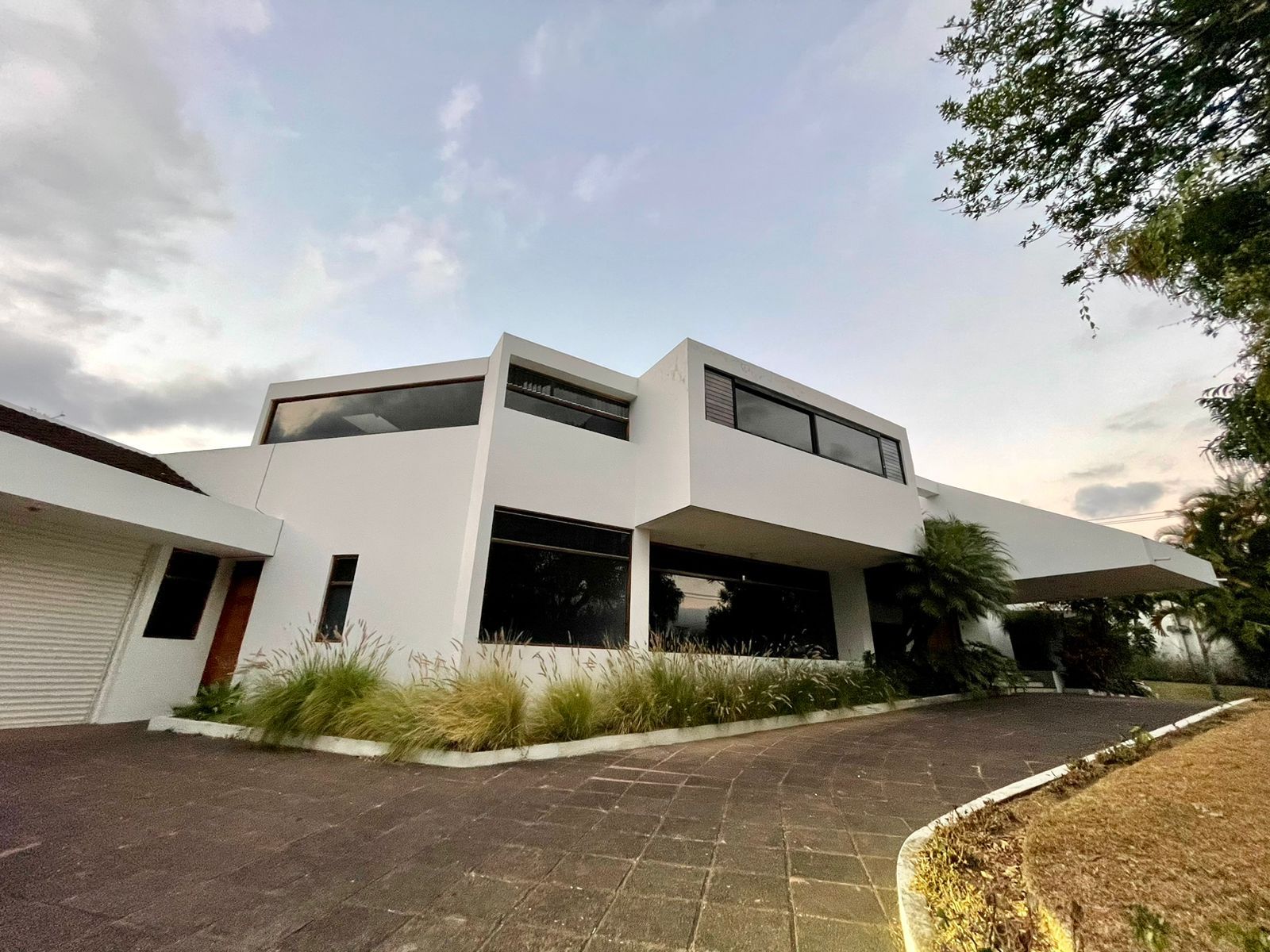 4 bed Single Family Homes For Sale in Curridabat, San Jose - thumb 5