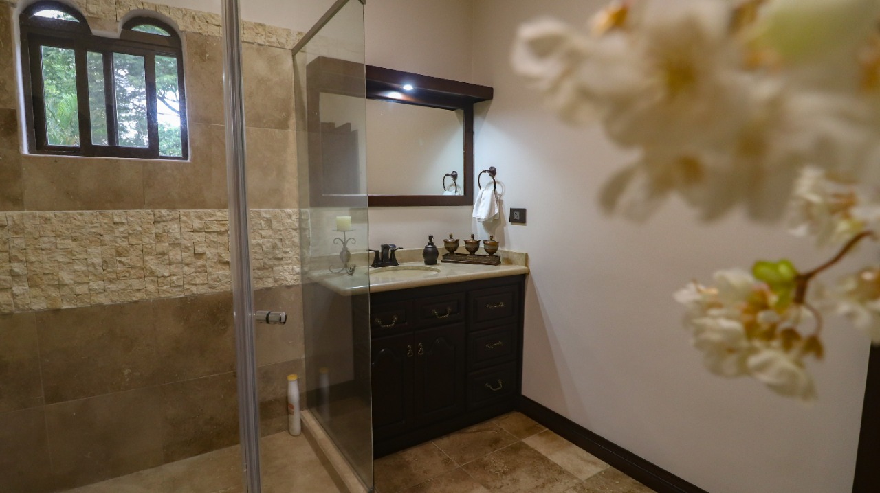 4 bed Single Family Homes For Sale in La Guacima, Alajuela - thumb 13