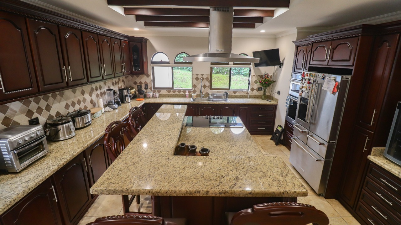 4 bed Single Family Homes For Sale in La Guacima, Alajuela - thumb 7