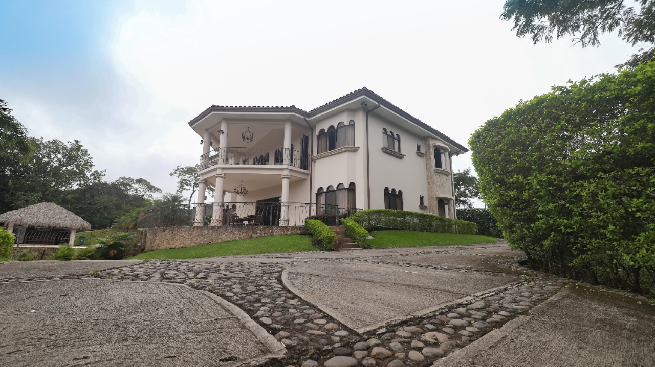 4 bed Single Family Homes For Sale in La Guacima, Alajuela - thumb 1