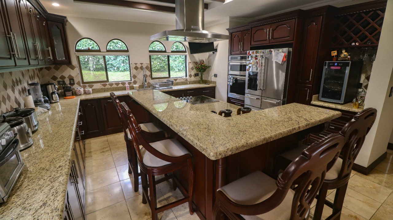 4 bed Single Family Homes For Sale in La Guacima, Alajuela - thumb 6
