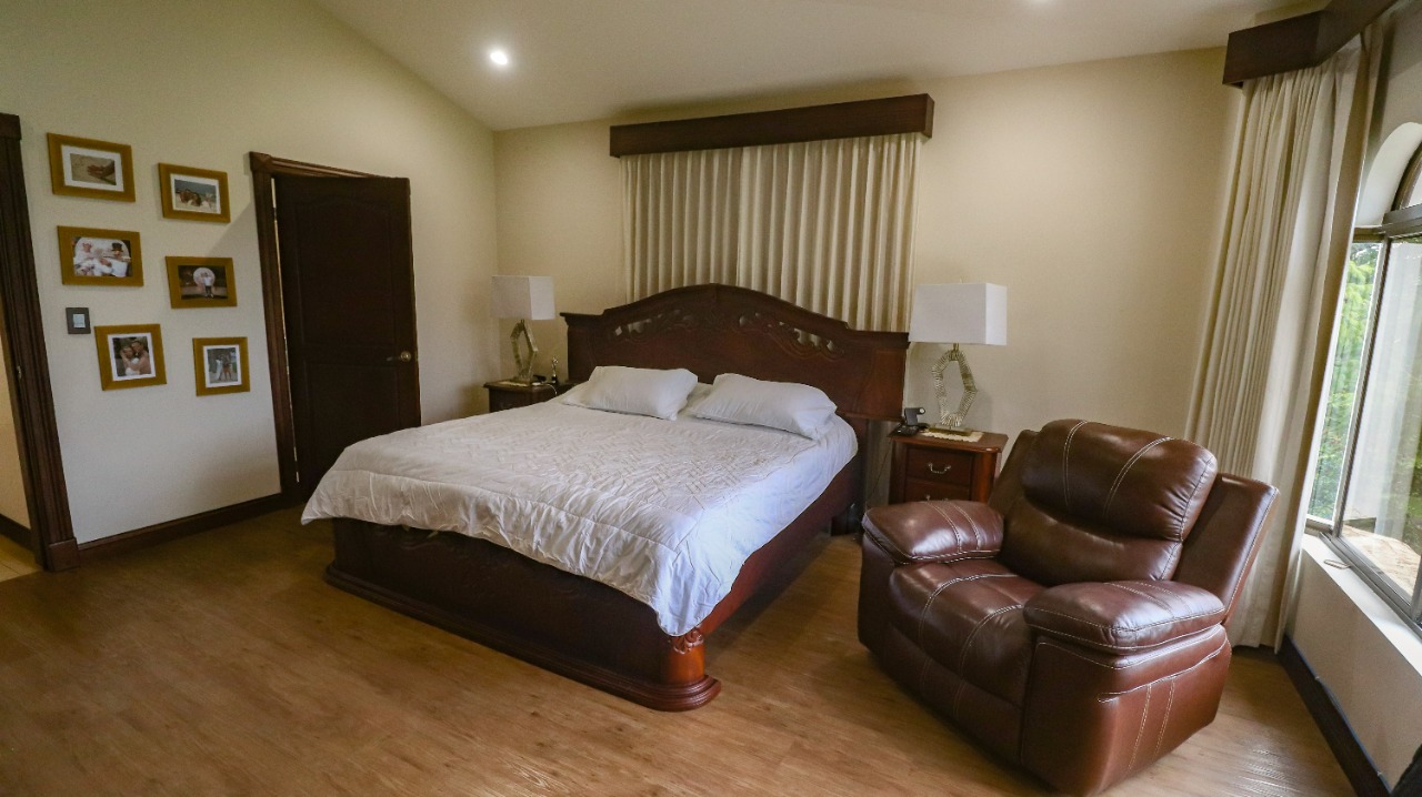 4 bed Single Family Homes For Sale in La Guacima, Alajuela - thumb 17
