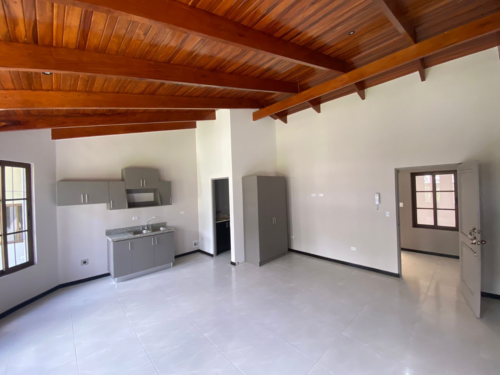 2 bed Condo For Rent in Montes de Oca, San Jose - thumb 4