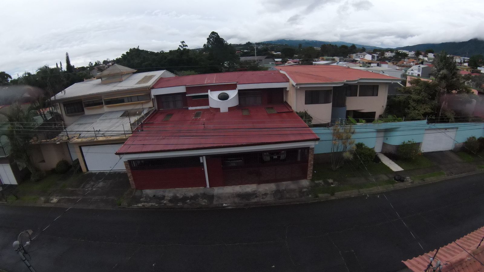 4 bed Single Family Homes For Sale in Curridabat, San Jose - thumb 2