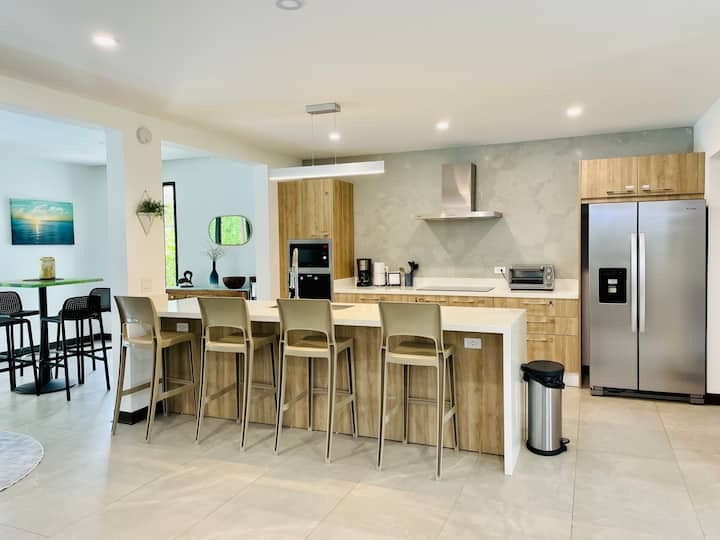 4 bed Single Family Homes For Sale in Playa Hermosa, Puntarenas - thumb 2