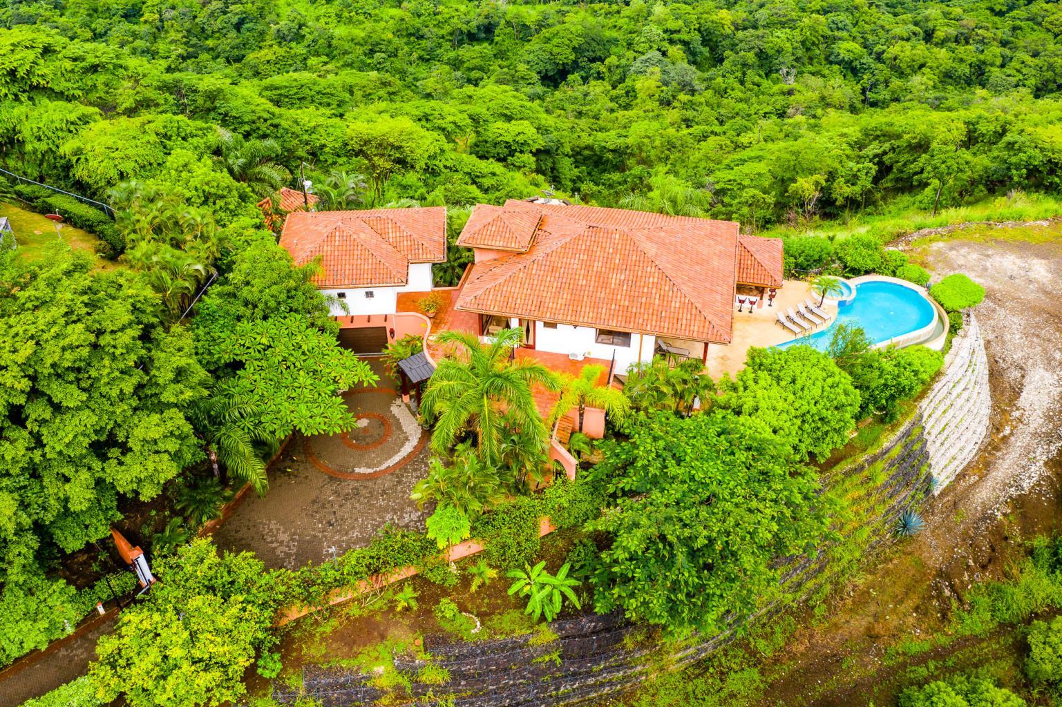 4 bed Single Family Homes For Sale in Playa Potrero, Guanacaste - thumb 21