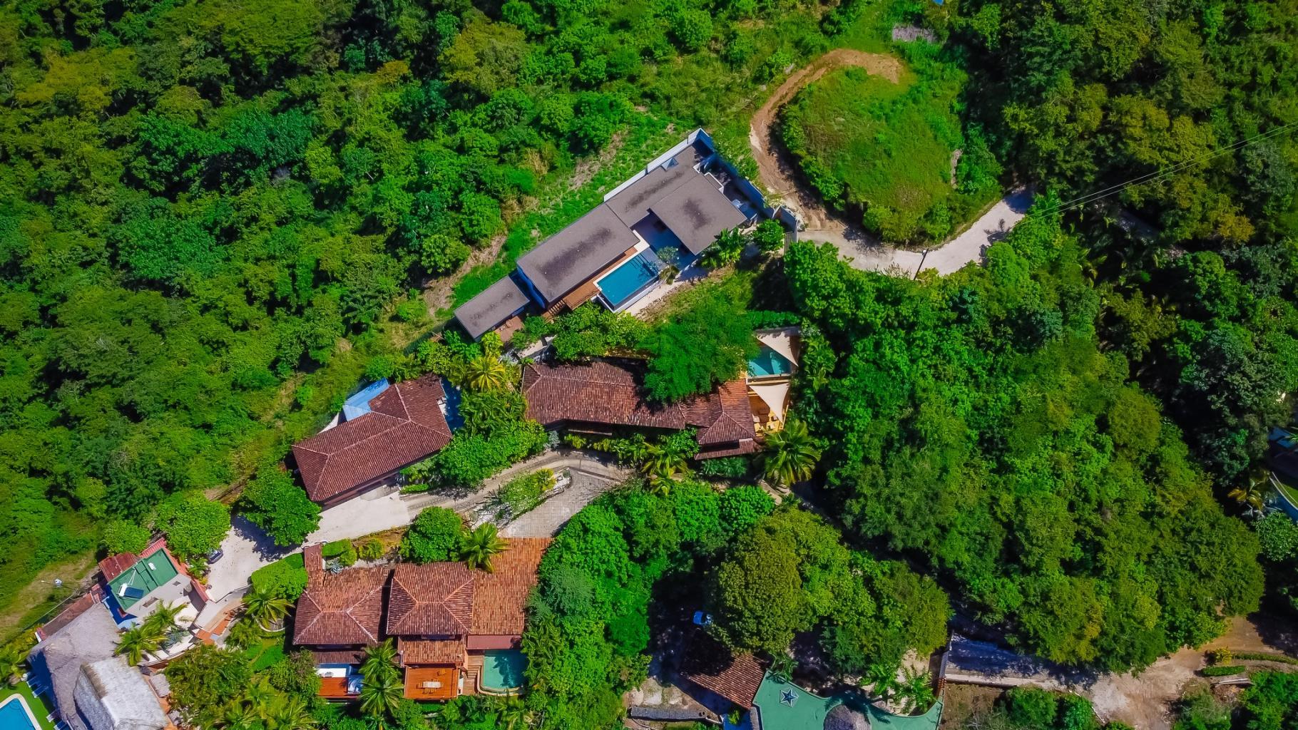 4 bed Single Family Homes For Sale in Playa Flamingo, Guanacaste - thumb 18