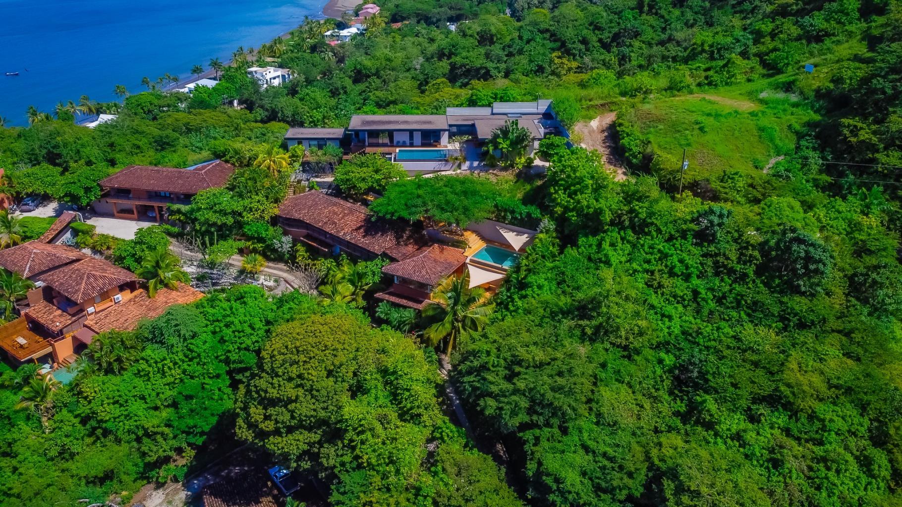 4 bed Single Family Homes For Sale in Playa Flamingo, Guanacaste - thumb 17