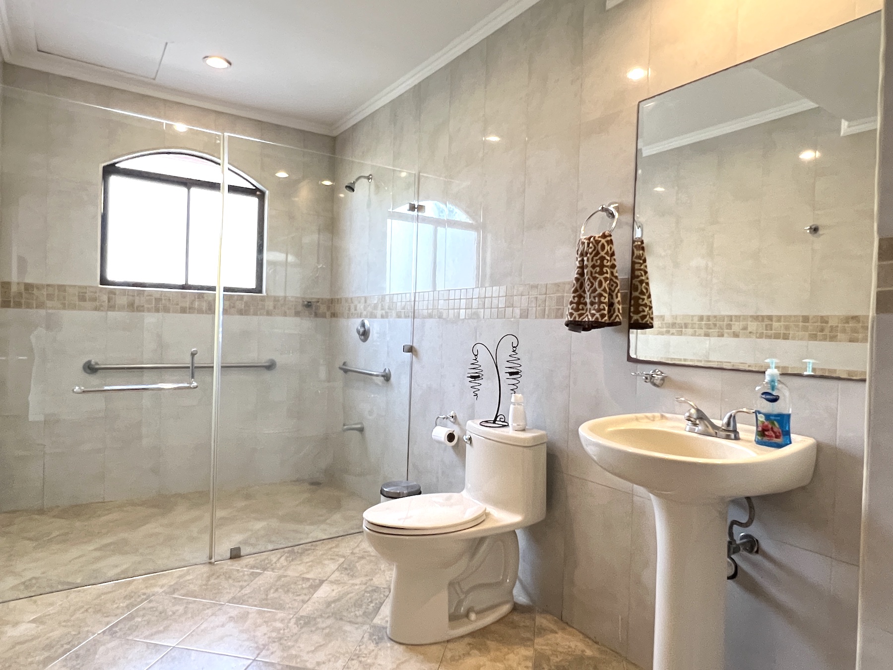 6 bed Single Family Homes For Sale in La Guacima, Alajuela - thumb 15