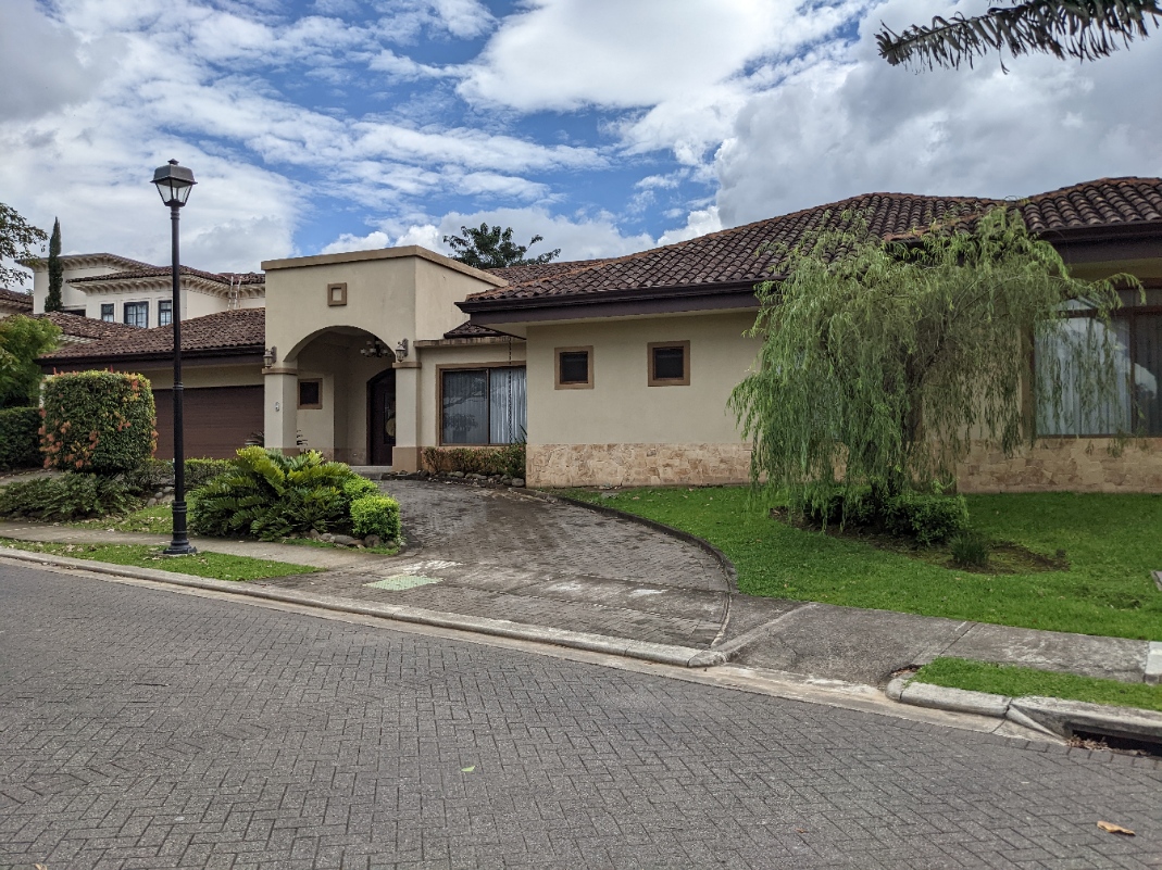 6 bed Single Family Homes For Sale in Santa Ana, San Jose - thumb 2