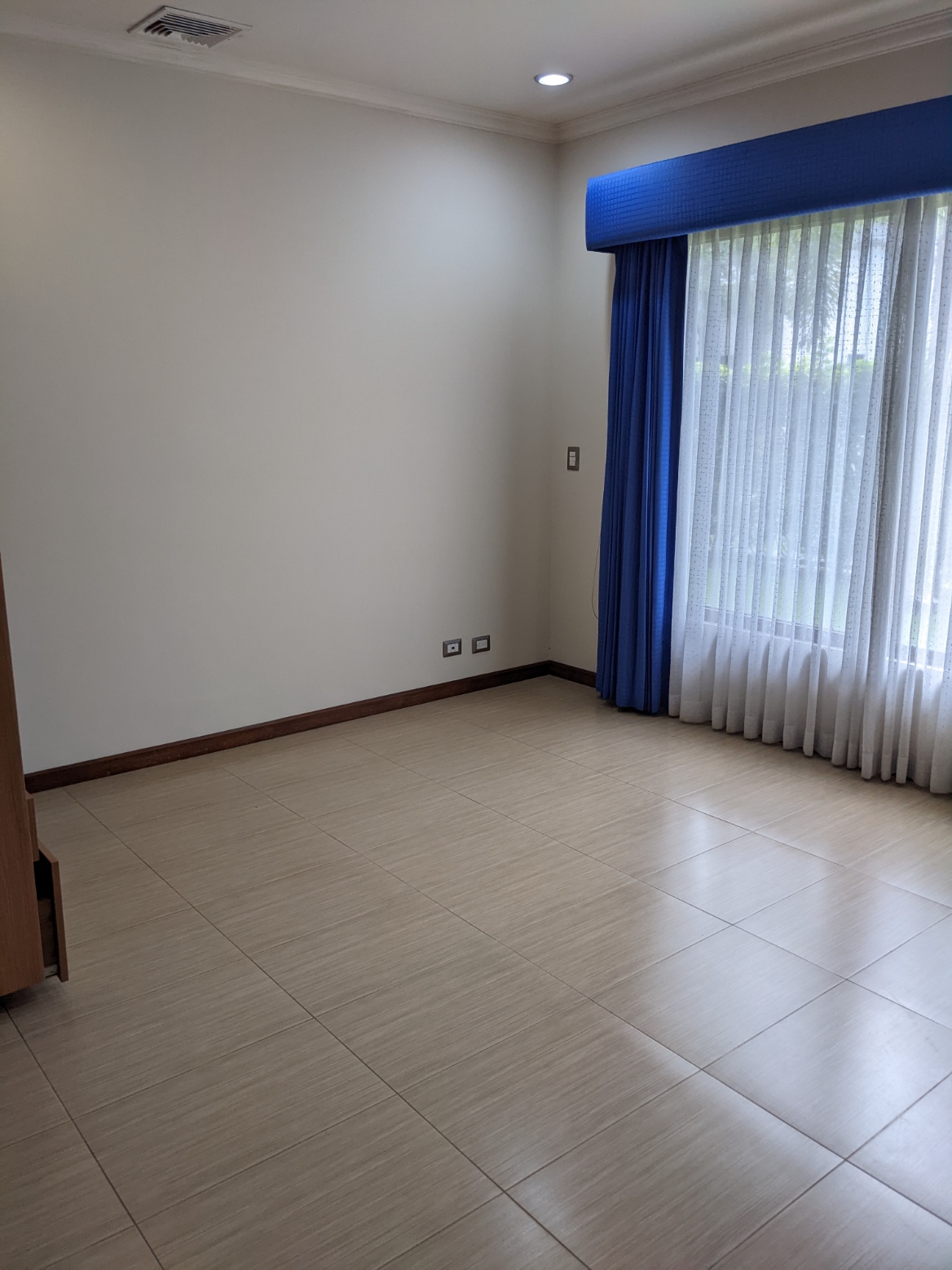 6 bed Single Family Homes For Sale in Santa Ana, San Jose - thumb 21