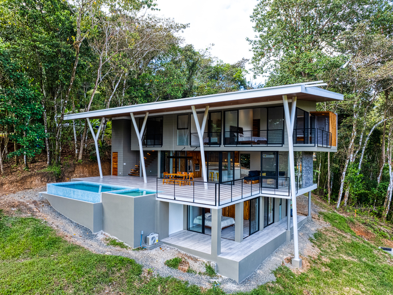 4 bed Single Family Homes For Sale in Dominical, Puntarenas - 1