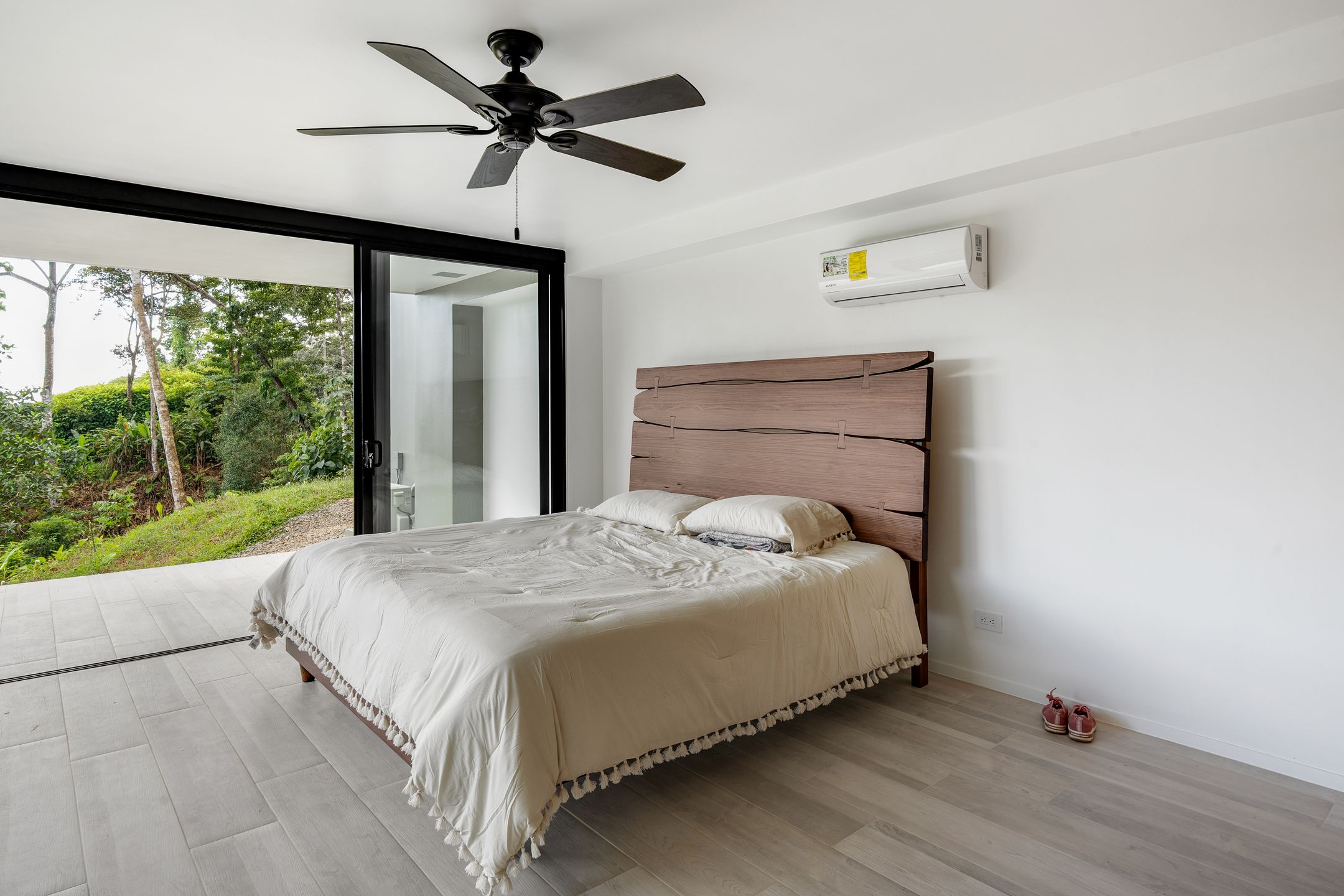 4 bed Single Family Homes For Sale in Dominical, Puntarenas - thumb 17