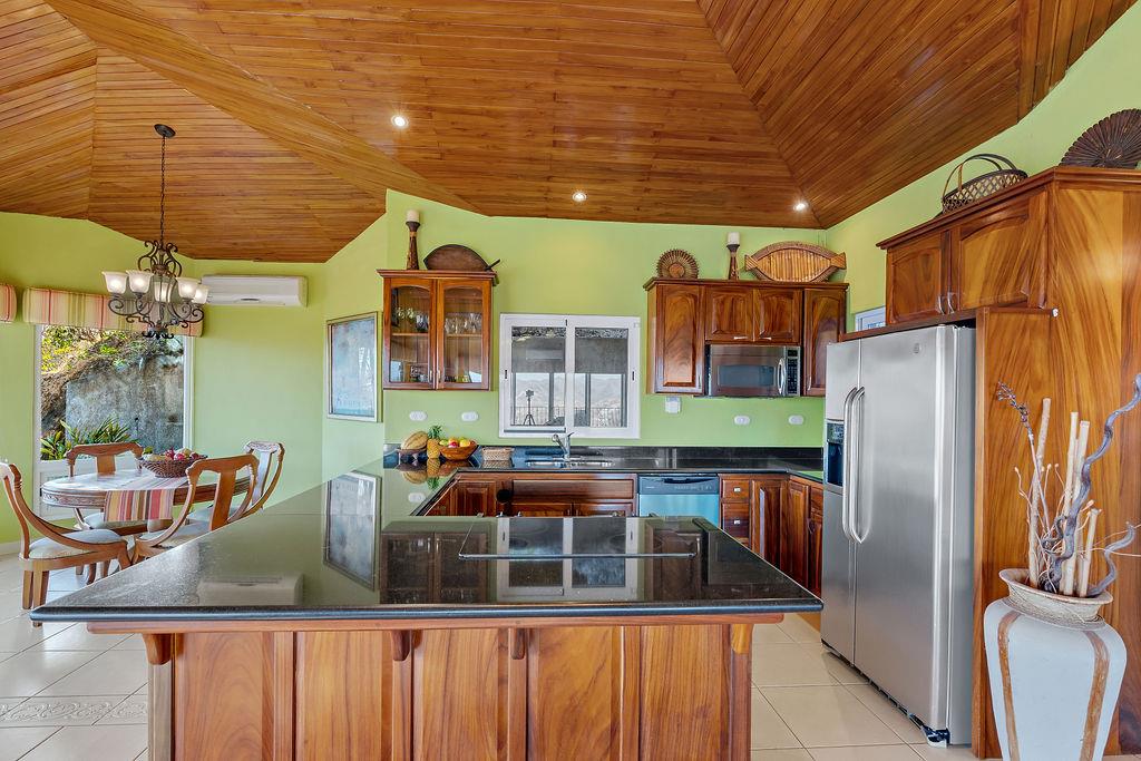 3 bed Single Family Homes For Sale in Playa Potrero, Guanacaste - thumb 11