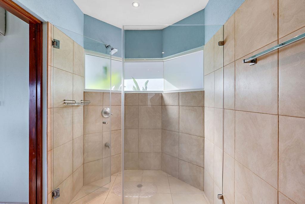 3 bed Single Family Homes For Sale in Playa Potrero, Guanacaste - thumb 4