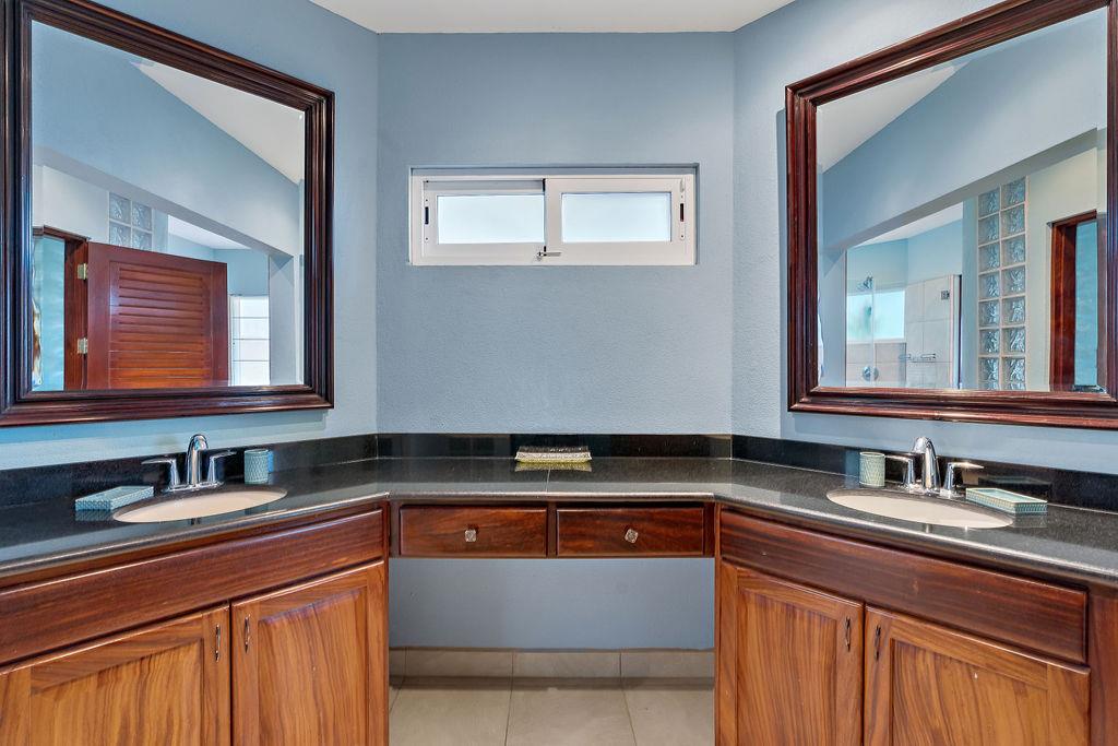 3 bed Single Family Homes For Sale in Playa Potrero, Guanacaste - thumb 20