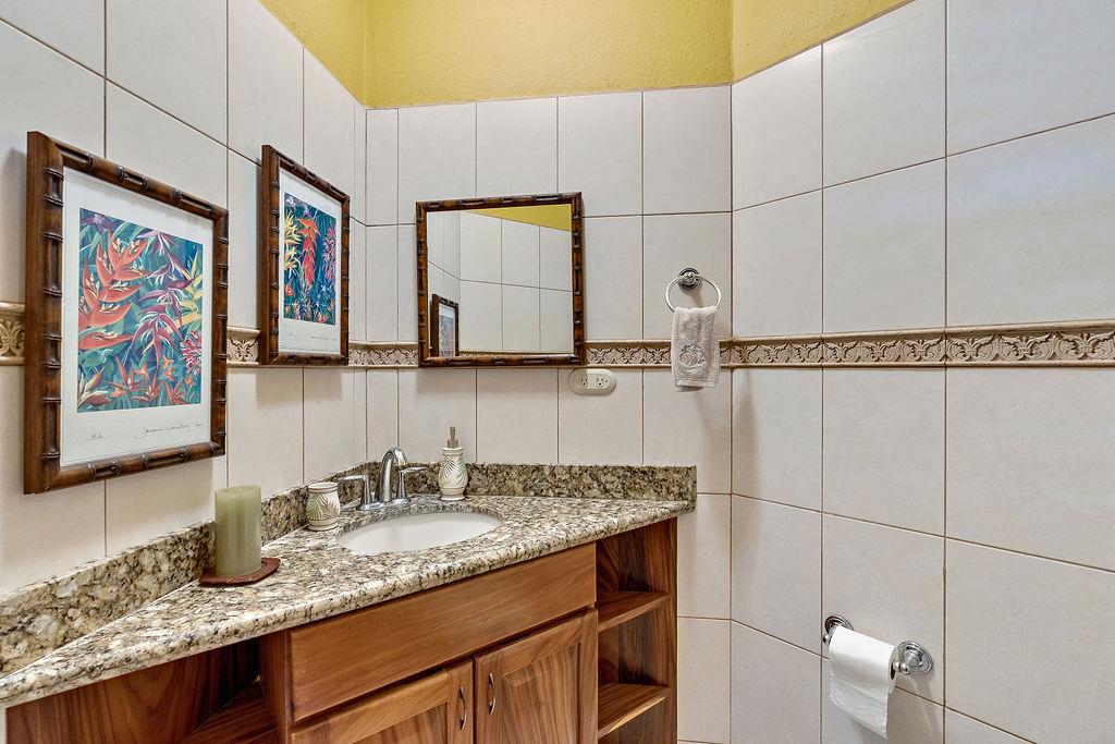 3 bed Single Family Homes For Sale in Playa Potrero, Guanacaste - thumb 7