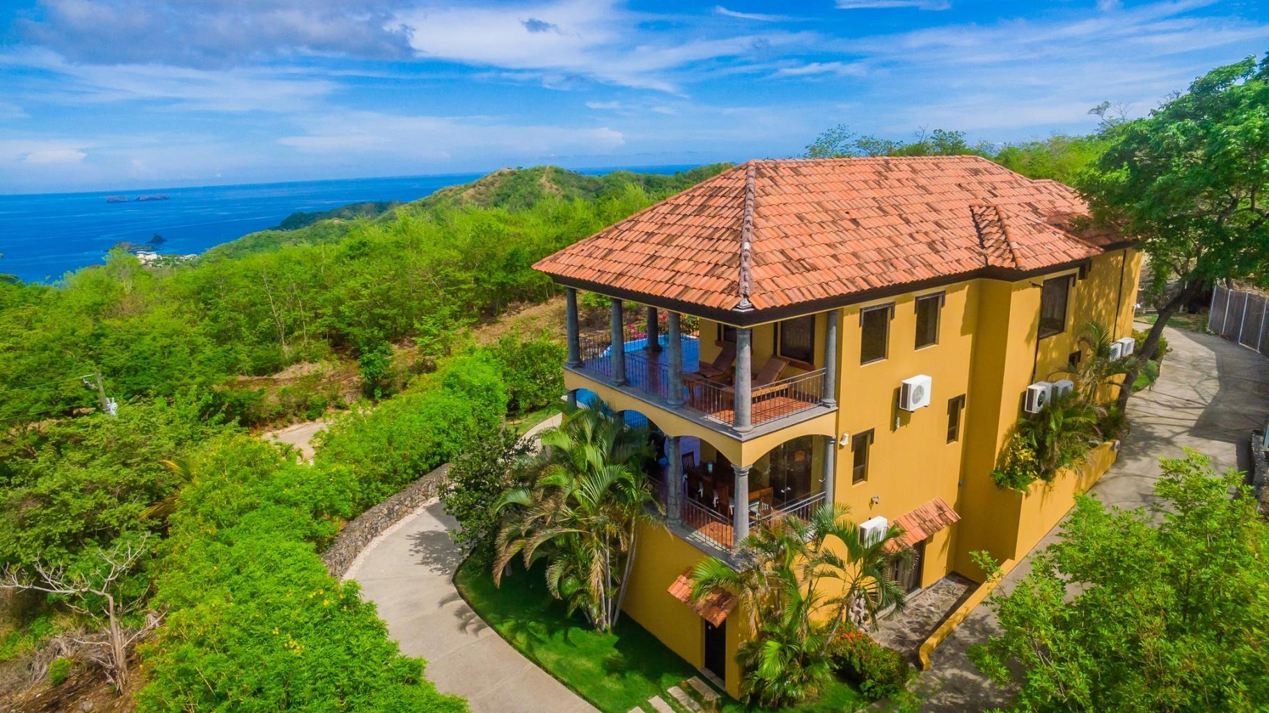 4 bed Single Family Homes For Sale in Playa Potrero, Guanacaste - thumb 6