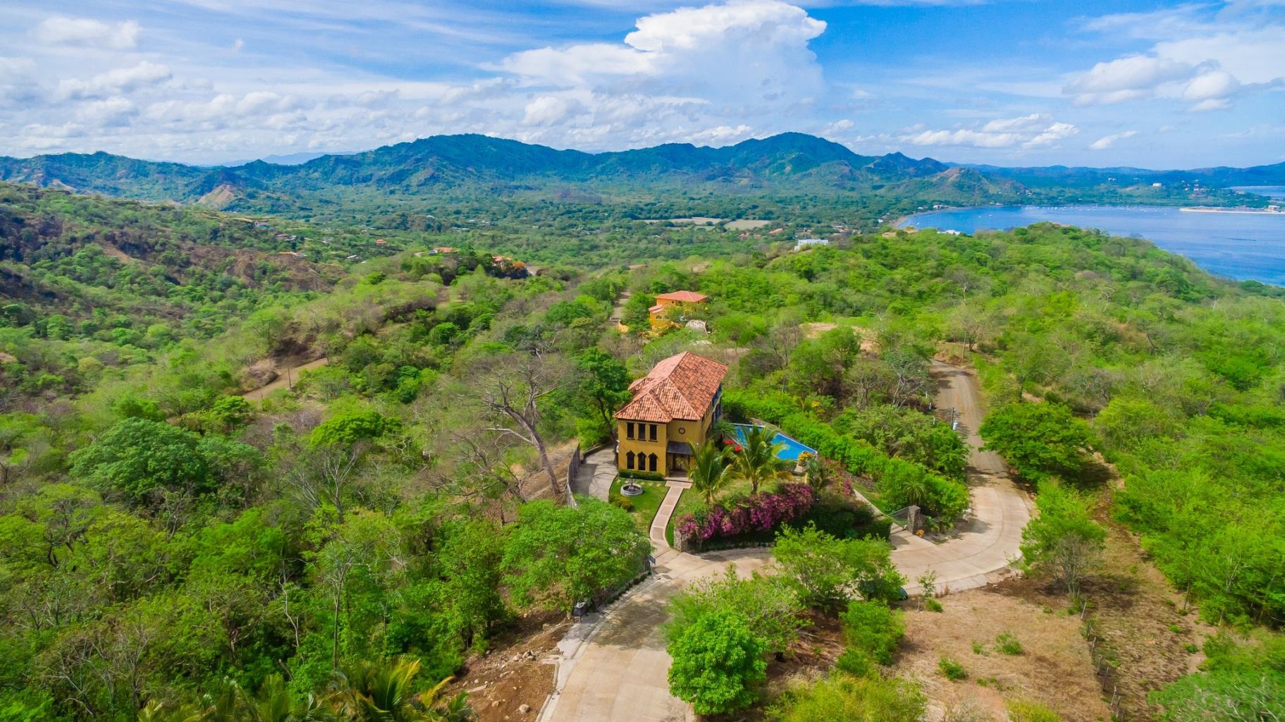 4 bed Single Family Homes For Sale in Playa Potrero, Guanacaste - thumb 19
