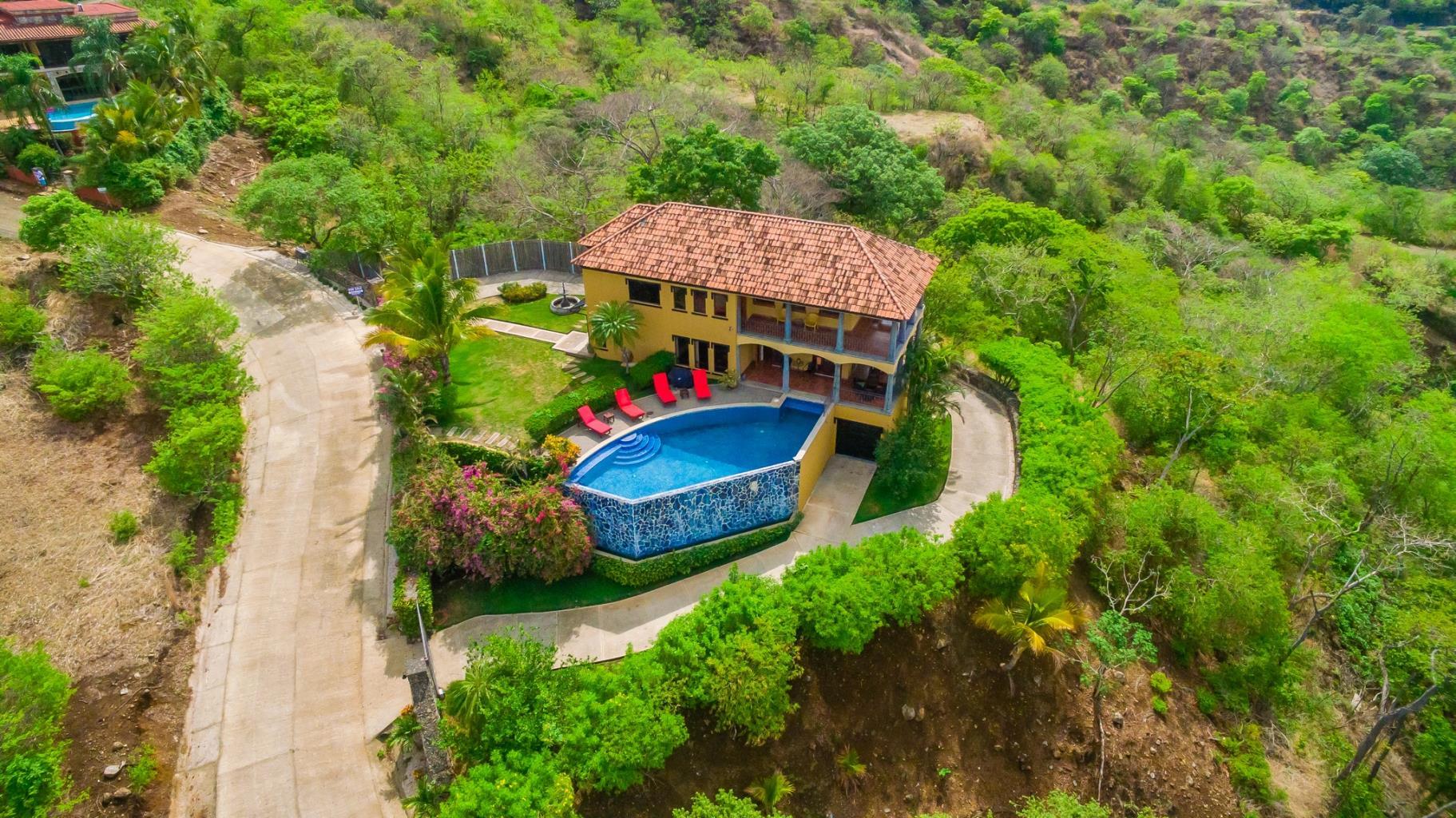 4 bed Single Family Homes For Sale in Playa Potrero, Guanacaste - thumb 5