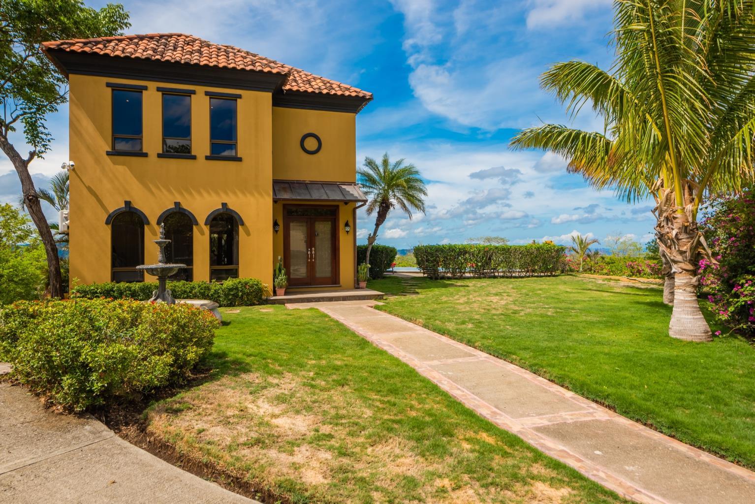 4 bed Single Family Homes For Sale in Playa Potrero, Guanacaste - thumb 3