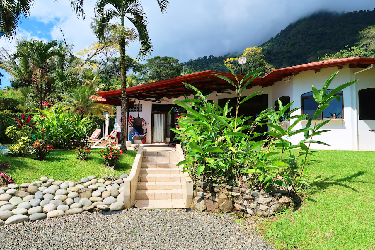 4 bed Single Family Homes For Sale in Ojochal, Puntarenas - thumb 1