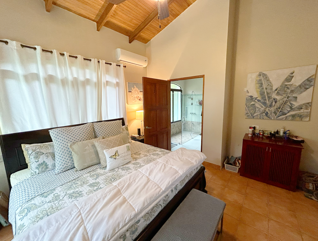 4 bed Single Family Homes For Sale in Ojochal, Puntarenas - thumb 17