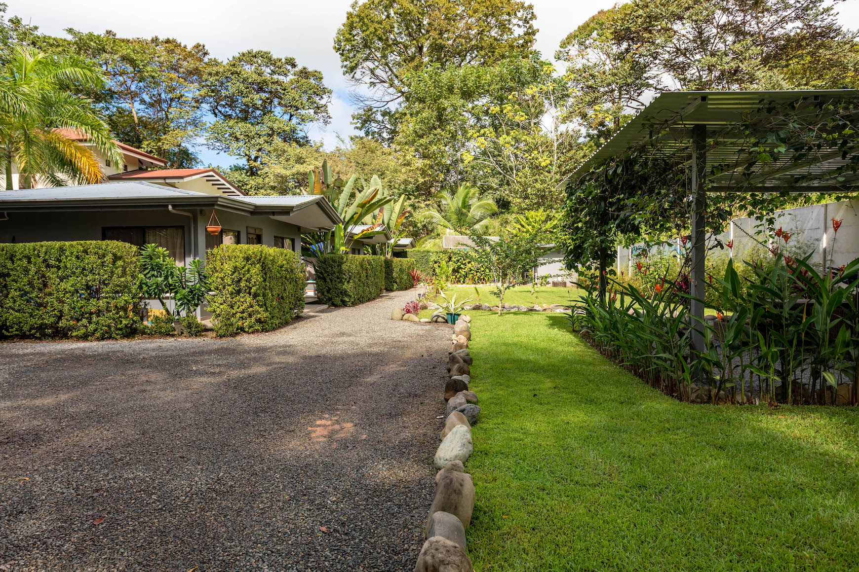 6 bed Single Family Homes For Sale in Uvita, Puntarenas - thumb 10