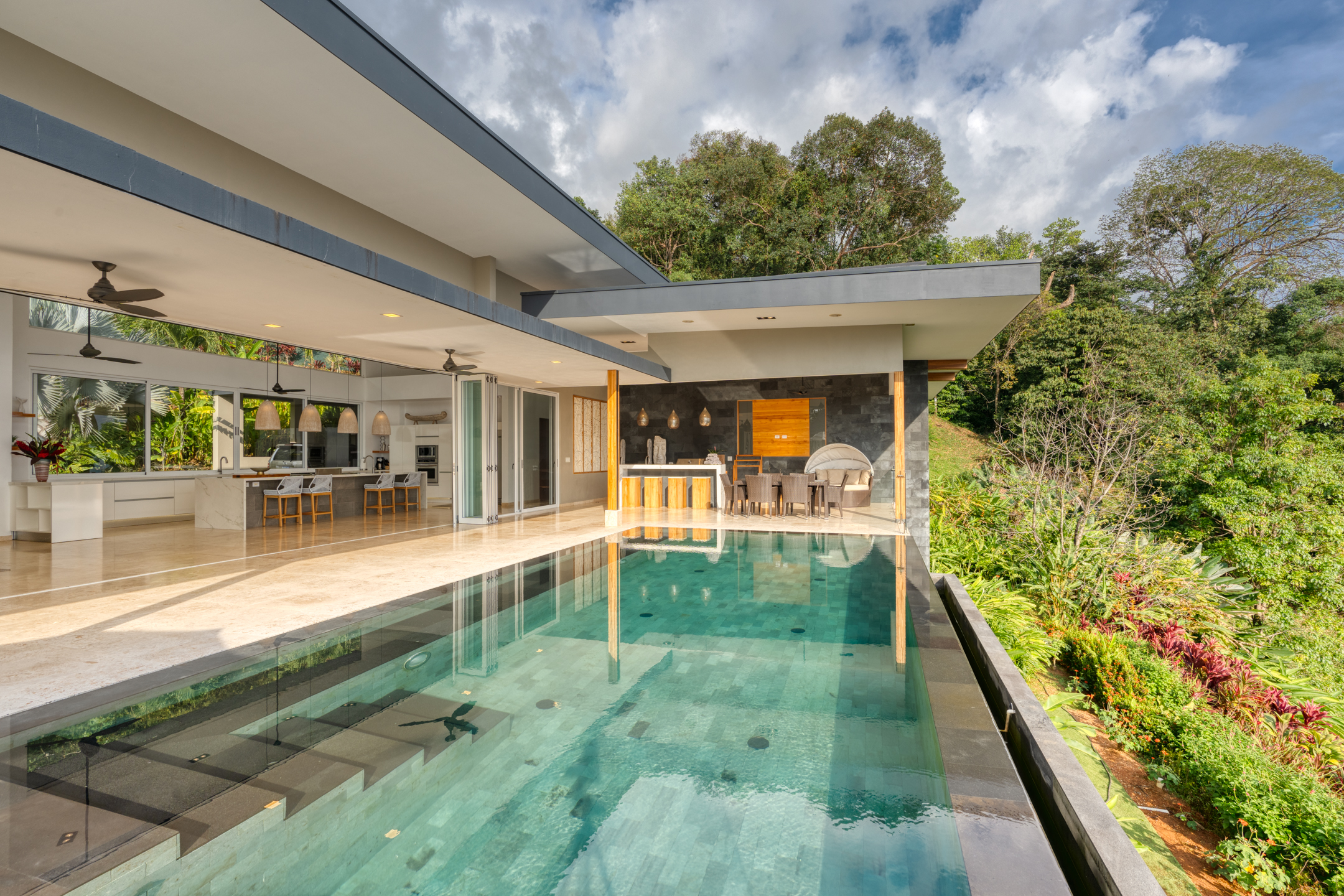 5 bed Single Family Homes For Sale in Dominical, Puntarenas - thumb 19