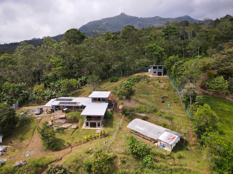 6 bed Single Family Homes For Sale in Perez Zeledon, Puntarenas - 1