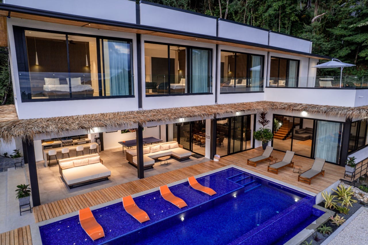 5 bed Single Family Homes For Sale in Santa Teresa, Puntarenas - thumb 12