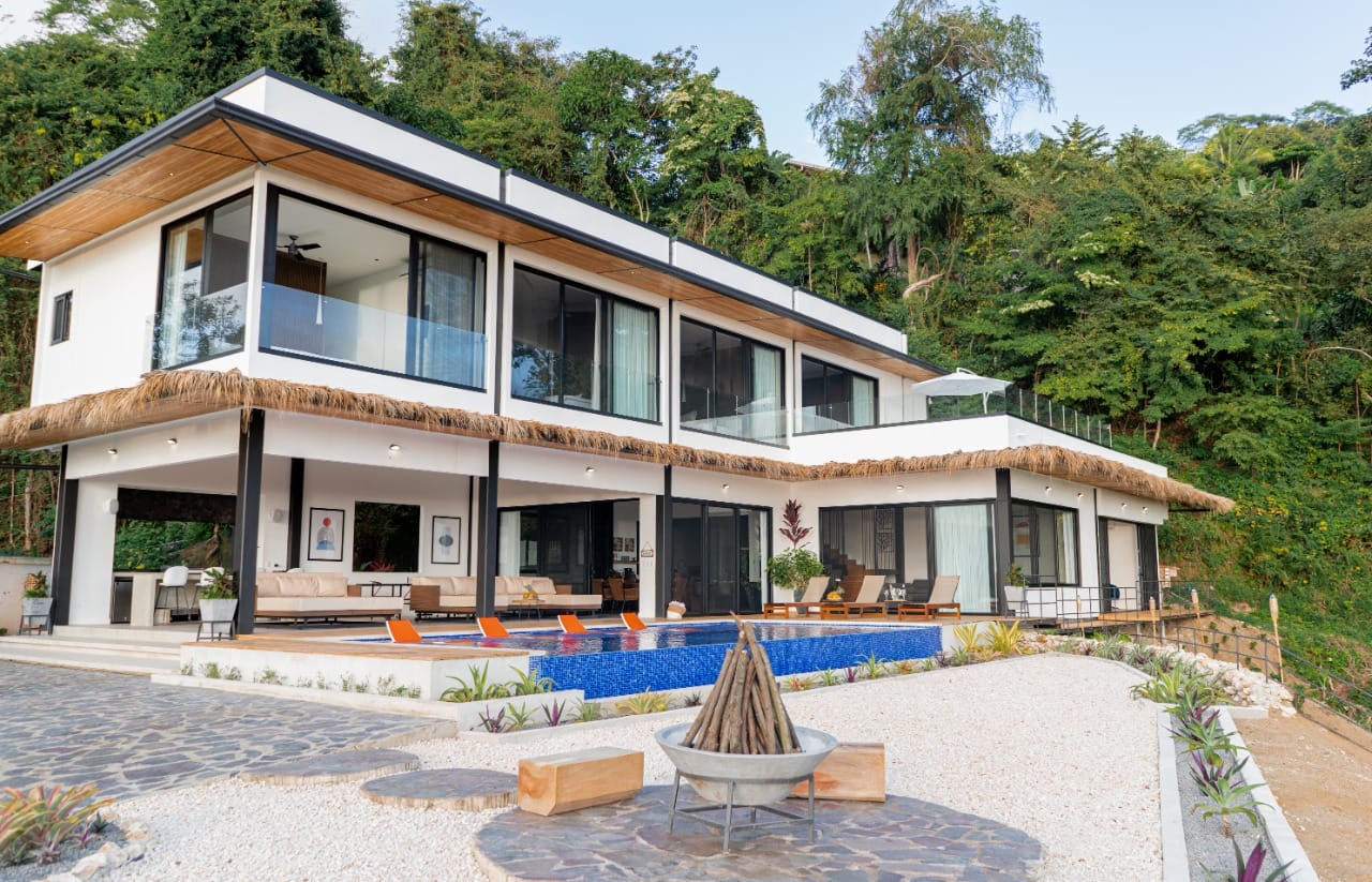 5 bed Single Family Homes For Sale in Santa Teresa, Puntarenas - thumb 1