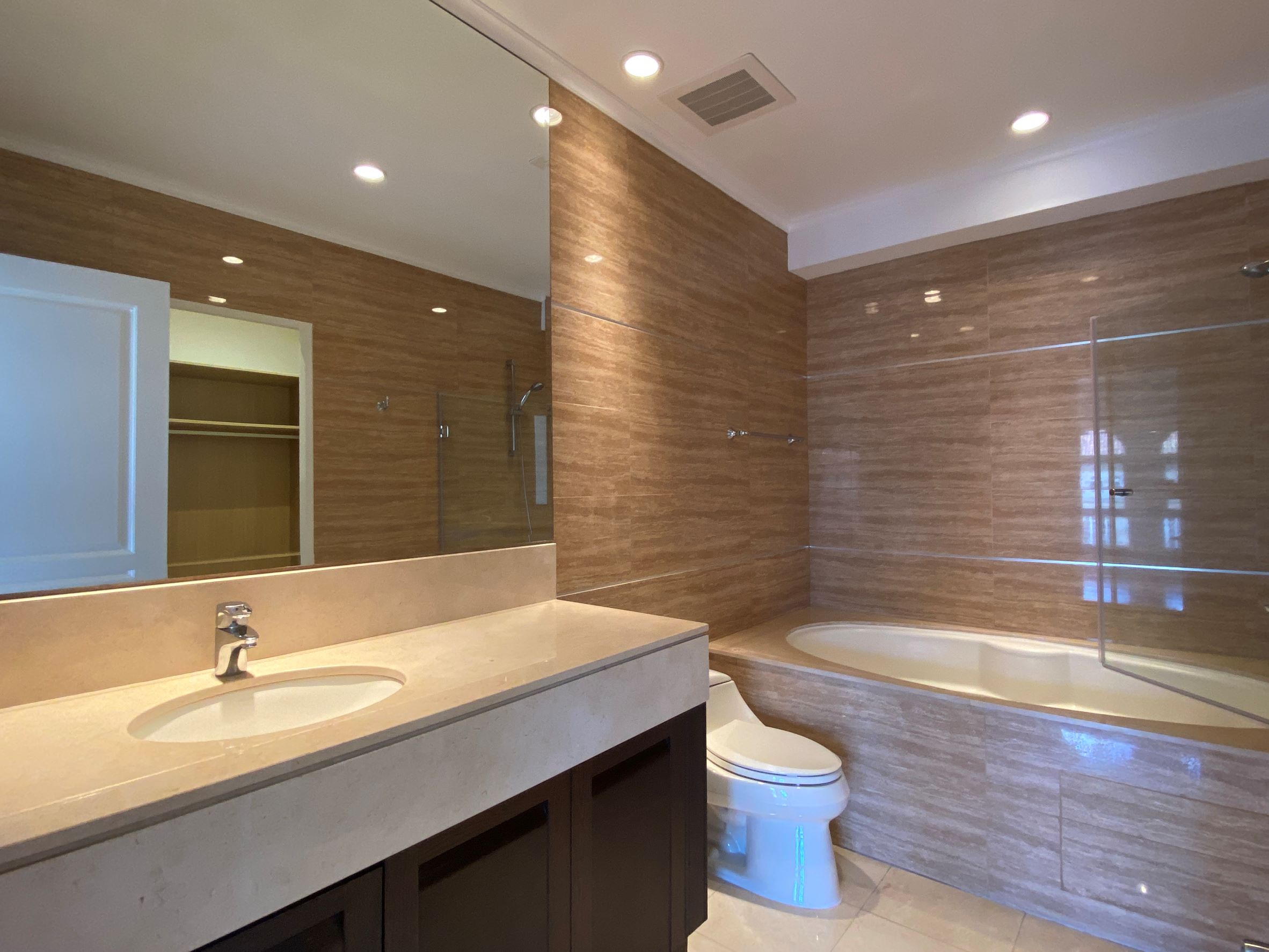 1 bed Apartment For Sale in Escazu, San Jose - thumb 4