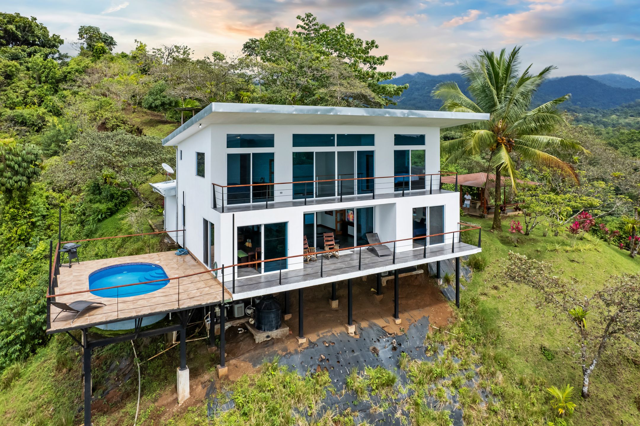 3 bed Single Family Homes For Sale in Manuel Antonio, Puntarenas - thumb 6