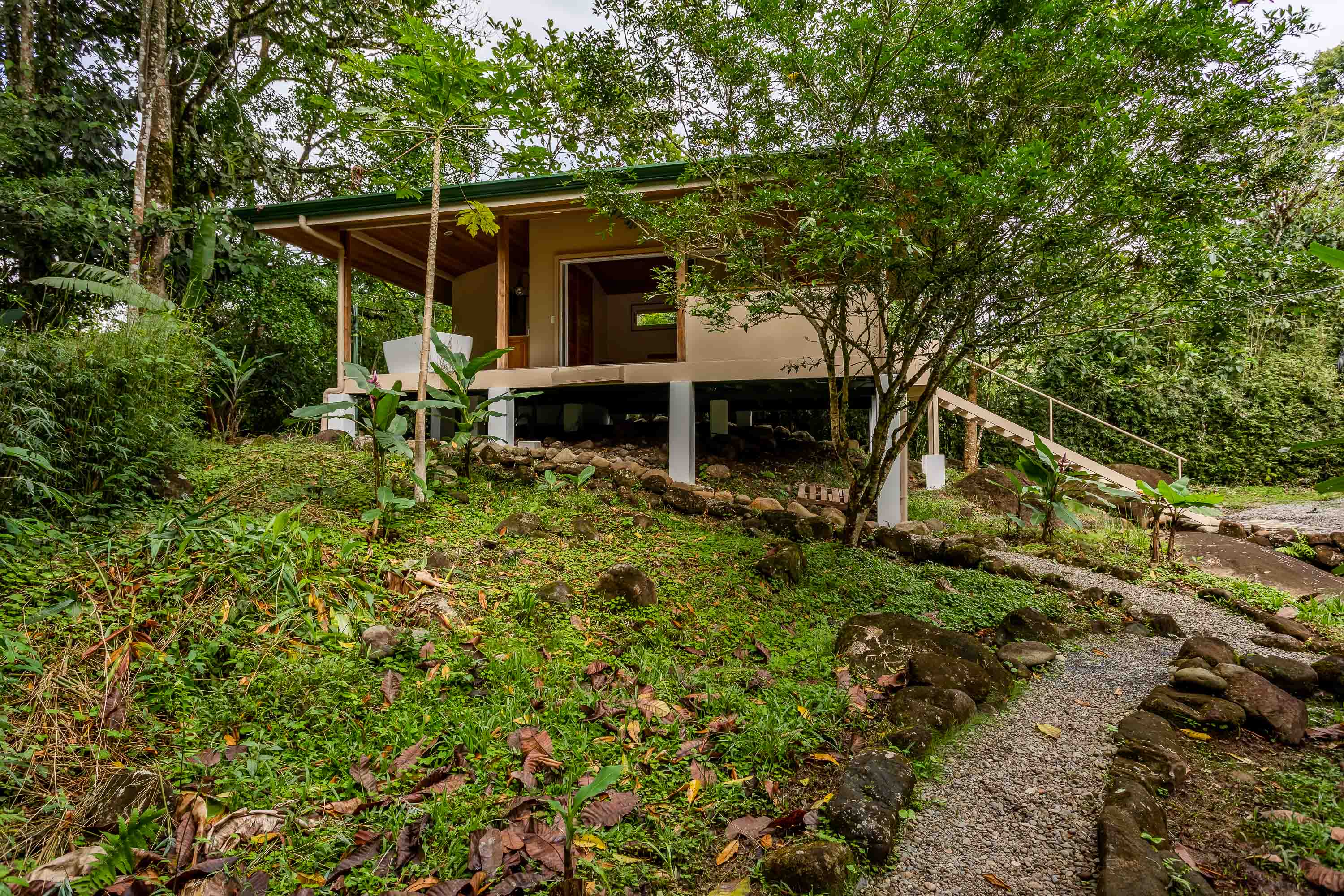 4 bed Single Family Homes For Sale in Perez Zeledon, Puntarenas - thumb 5