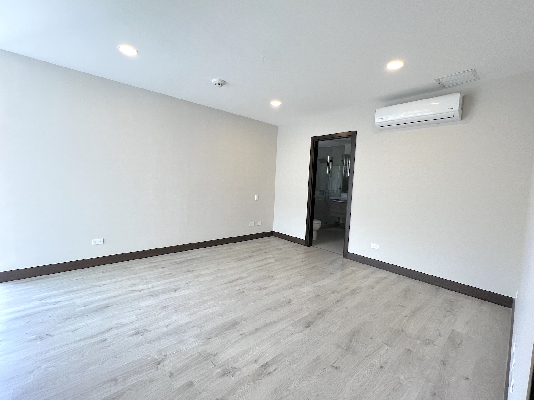 3 bed Apartment For Sale in Escazu, San Jose - thumb 10