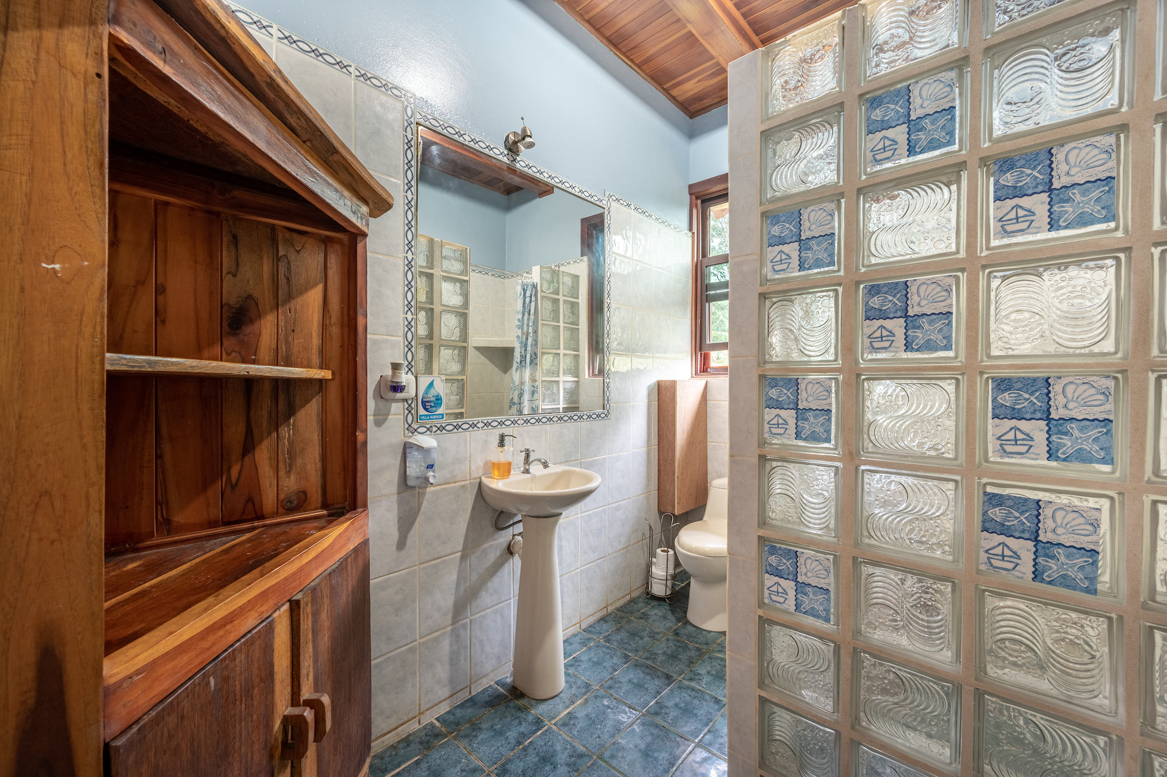 5 bed Single Family Homes For Sale in Playa Negra, Guanacaste - thumb 7