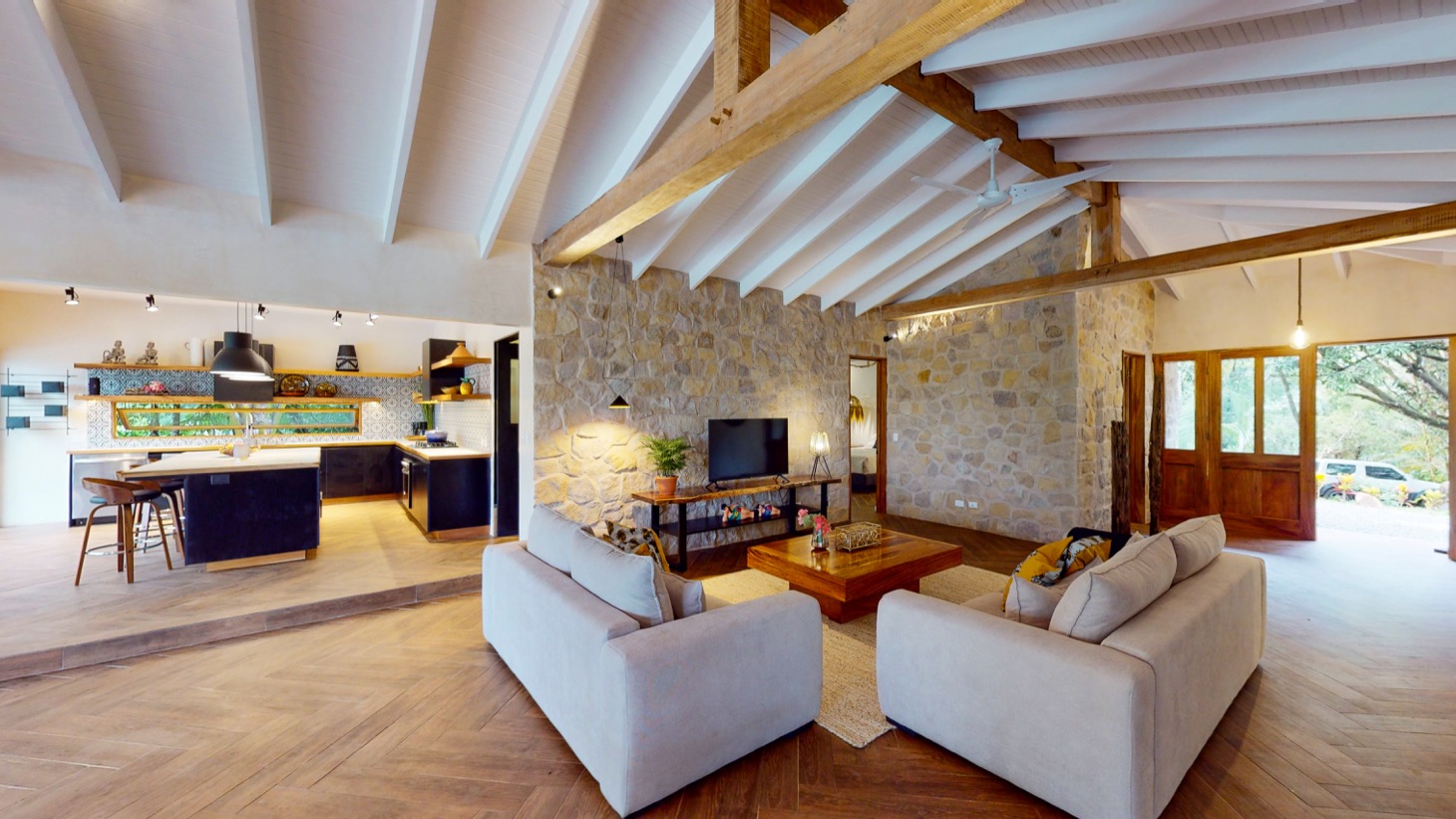 5 bed Single Family Homes For Sale in Ojochal, Puntarenas - thumb 12