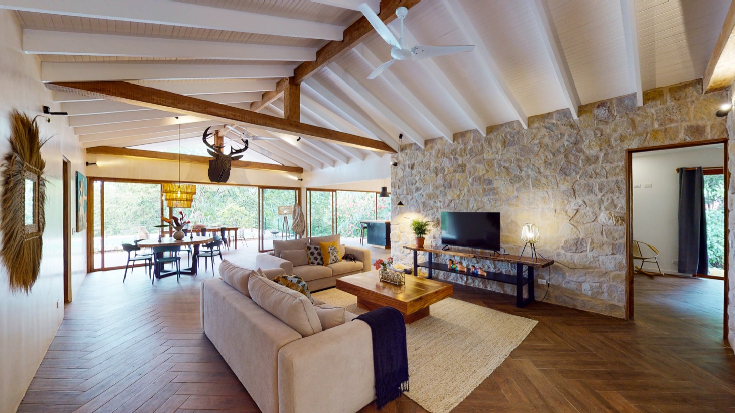 5 bed Single Family Homes For Sale in Ojochal, Puntarenas - thumb 11