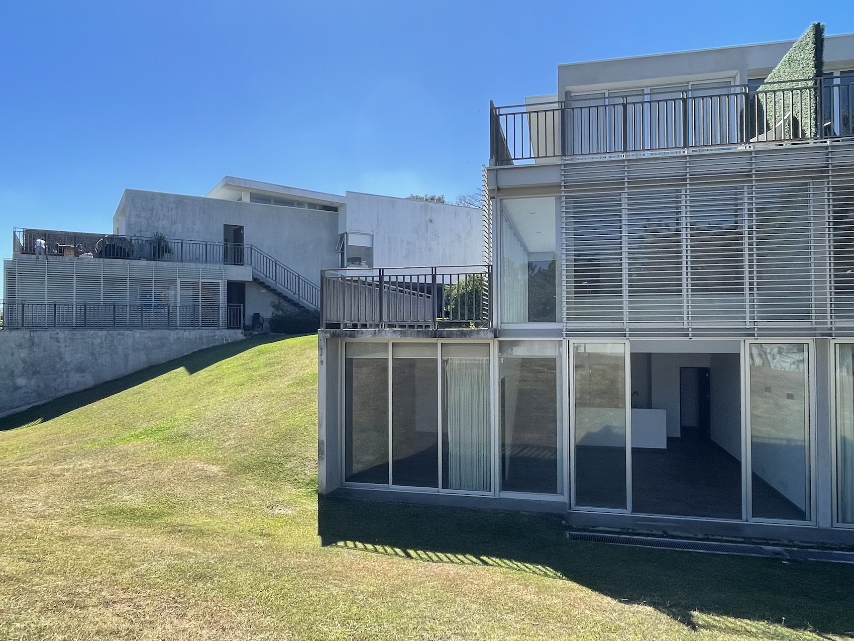2 bed Apartment For Sale in Escazu, San Jose - thumb 4